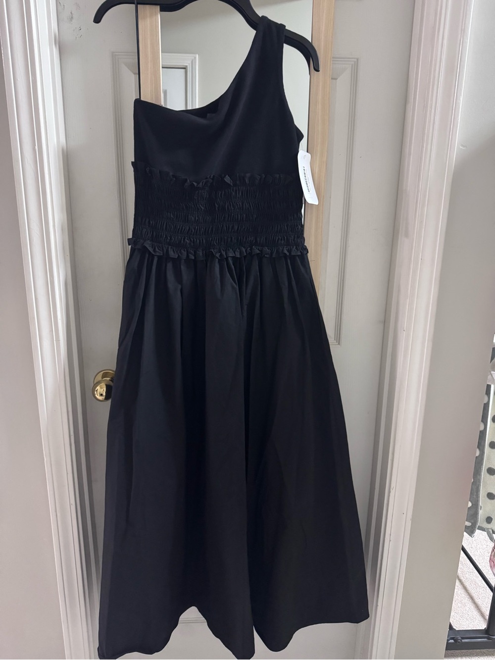 Hudson gray nwt Black One-Shoulder Smocked Waist midi  Dress